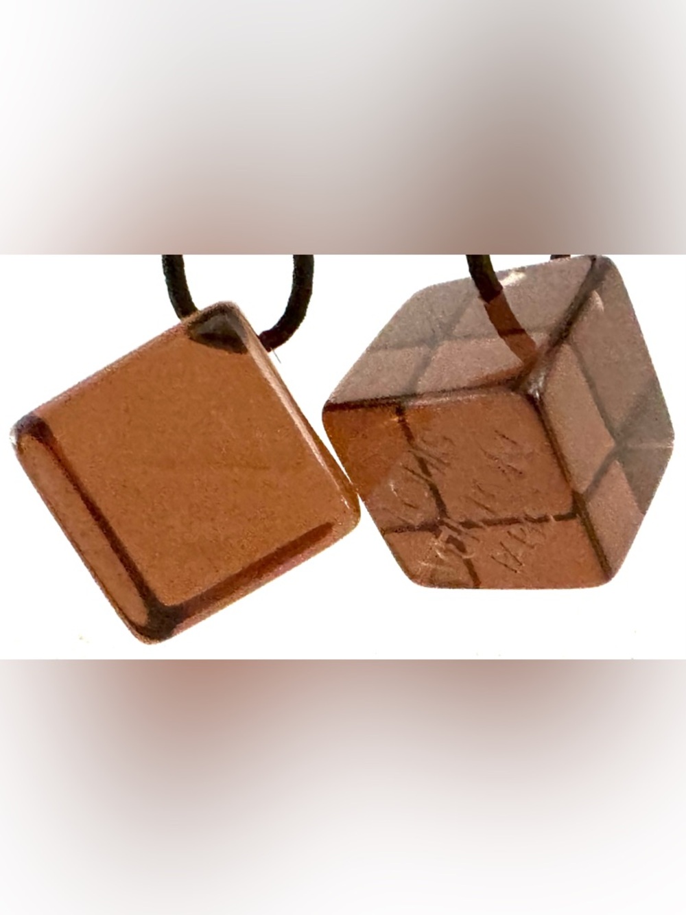 LOUIS VUITTON Dice/ Cube Hair Ties Brown Resin - LV Paris + LV Dust Bag - Picture 4 of 5